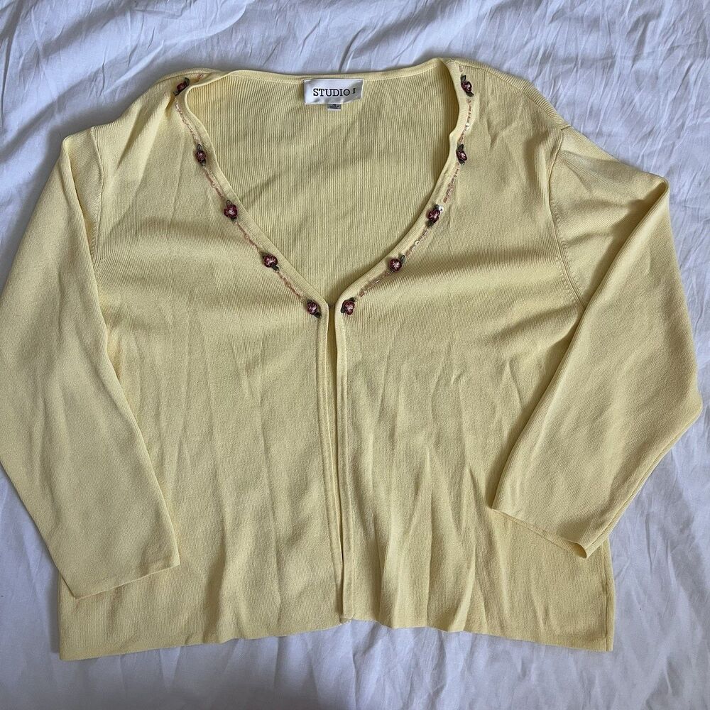 Y2K Vintage Cutesy Butter Yellow Beaded Floral Trim Cardigan Sweater 12